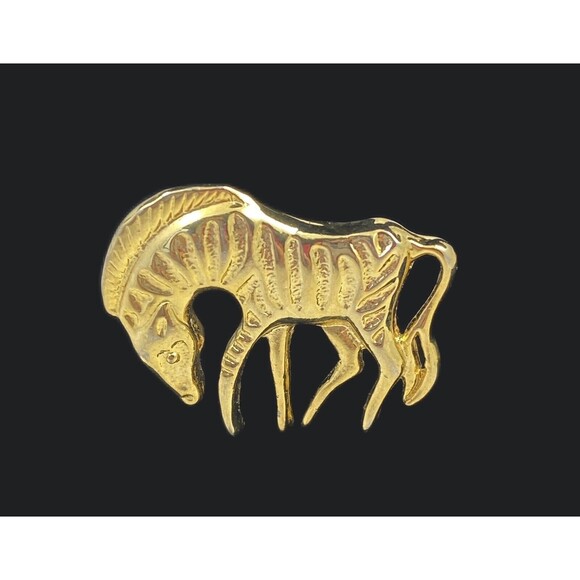 Vintage Gold Plated Base Metal Figural Carved Striped Zebra Brooch Pin EUC - Picture 2 of 8